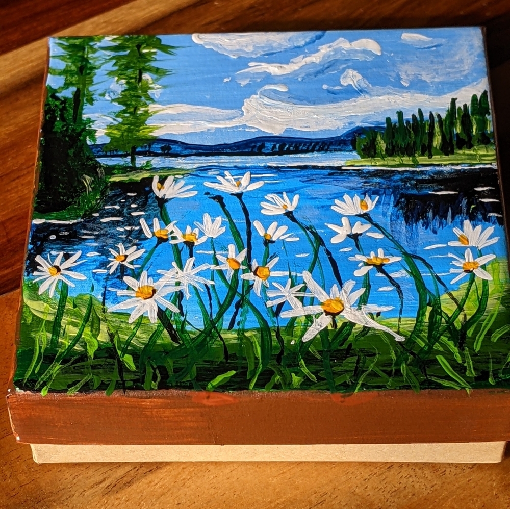Daisies On The Lake Painted Gift Box Miniature Art Summer Vibe - Picture 2 of 2